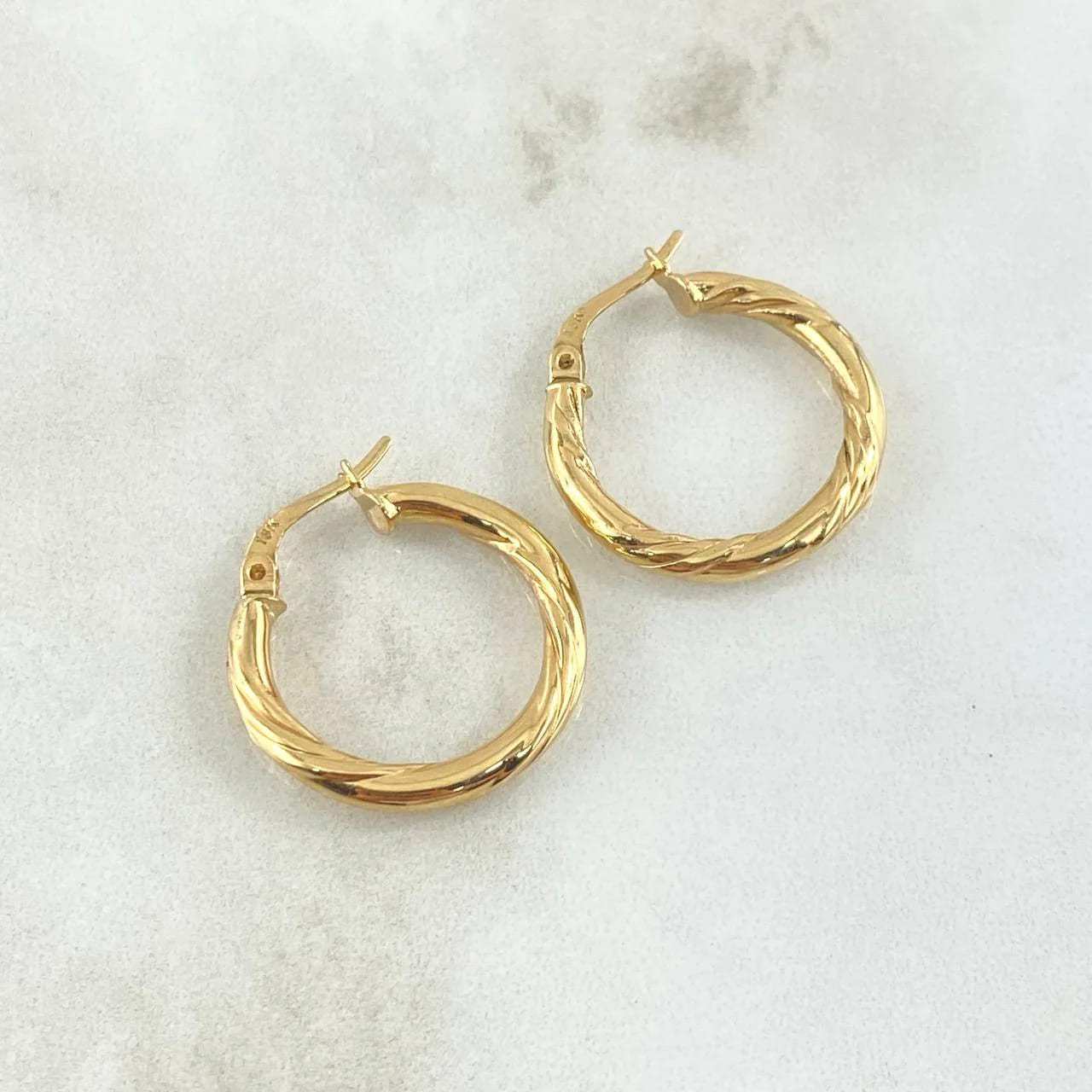 18K Yellow Gold Triple-Line “Mary” Hoop Earrings – 2.3g, 2.4cm