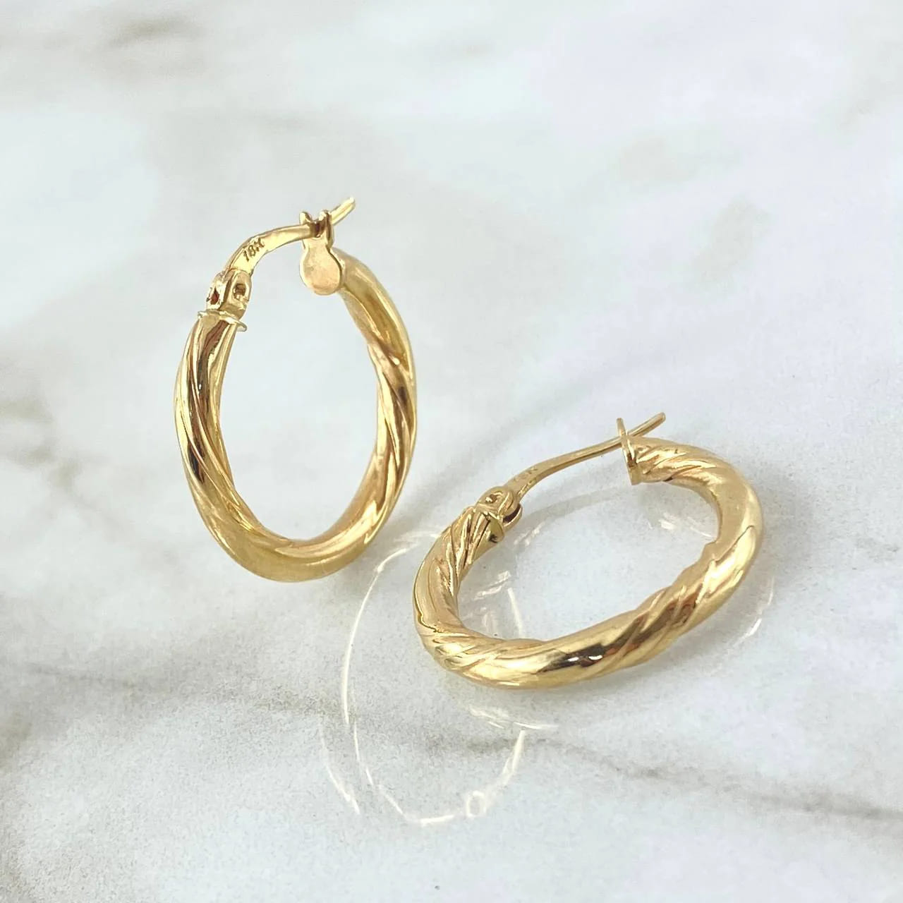 18K Yellow Gold Triple-Line “Mary” Hoop Earrings – 2.3g, 2.4cm