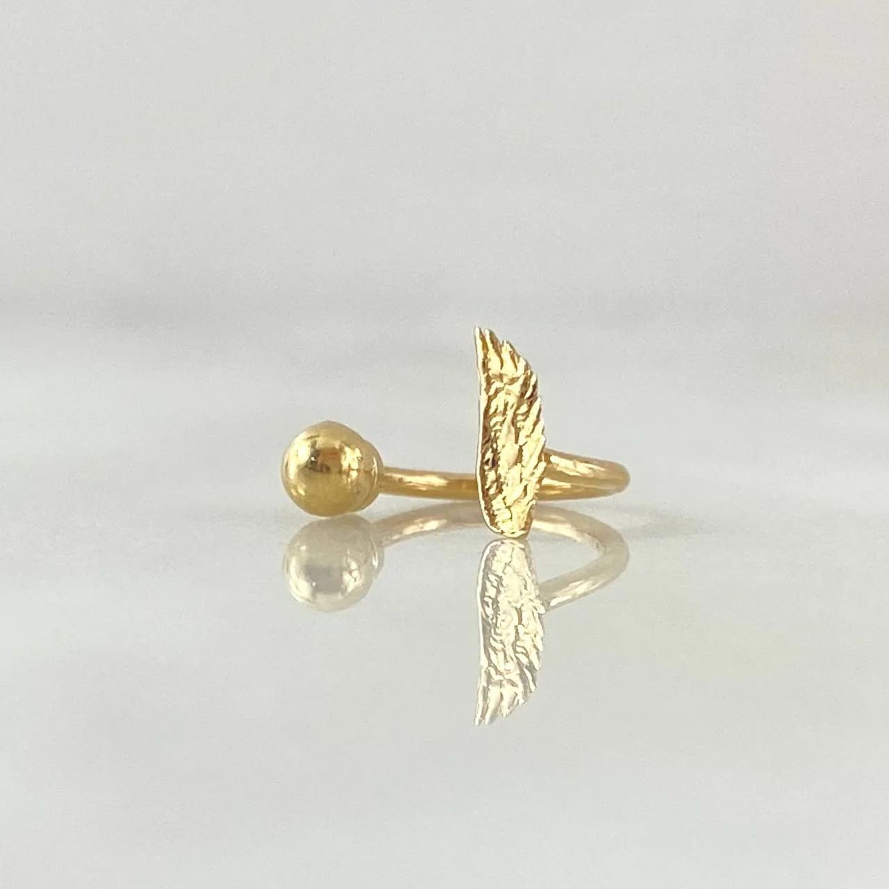 18K Yellow Gold “Leaf Curve” Piercing with Ball-Thread Closure – 0.4g, 1cm