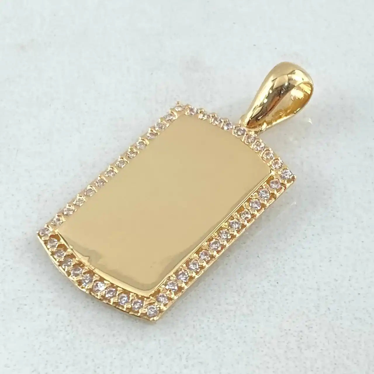 18K Gold Rectangular Plate Pendant – 2.55g / 2.6cm (1.0in)