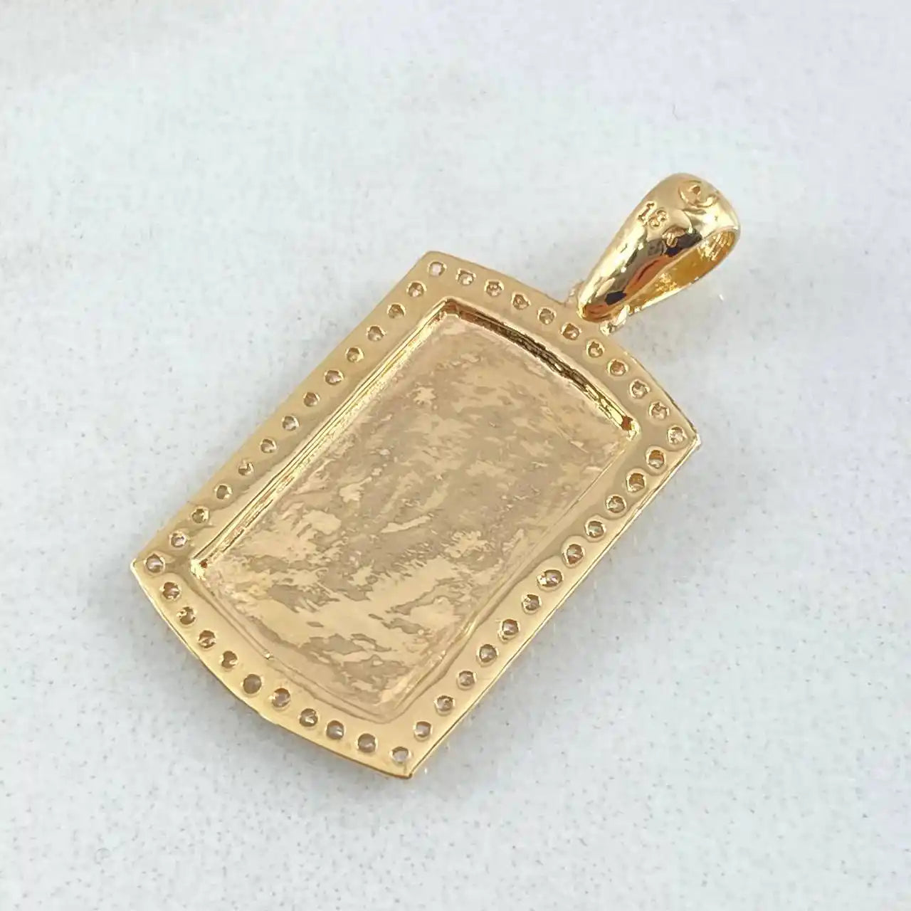 18K Gold Rectangular Plate Pendant – 2.55g / 2.6cm (1.0in)