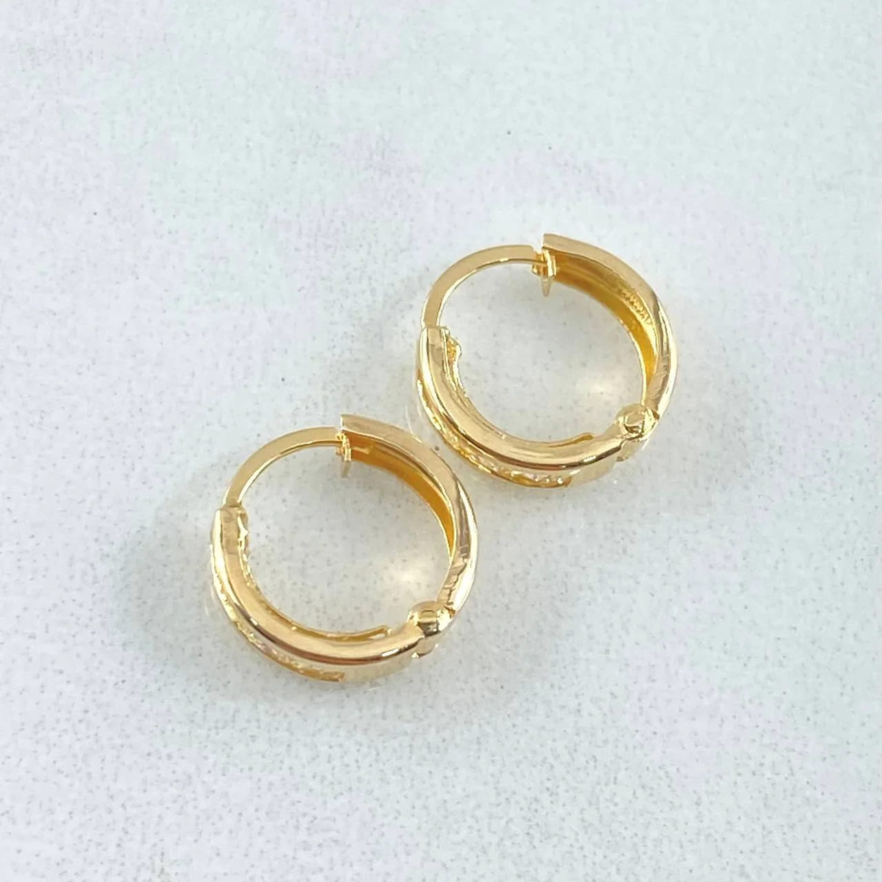 18K Yellow Gold “Carril” Hoop Earrings with White Zircons – 0.85g, 1cm