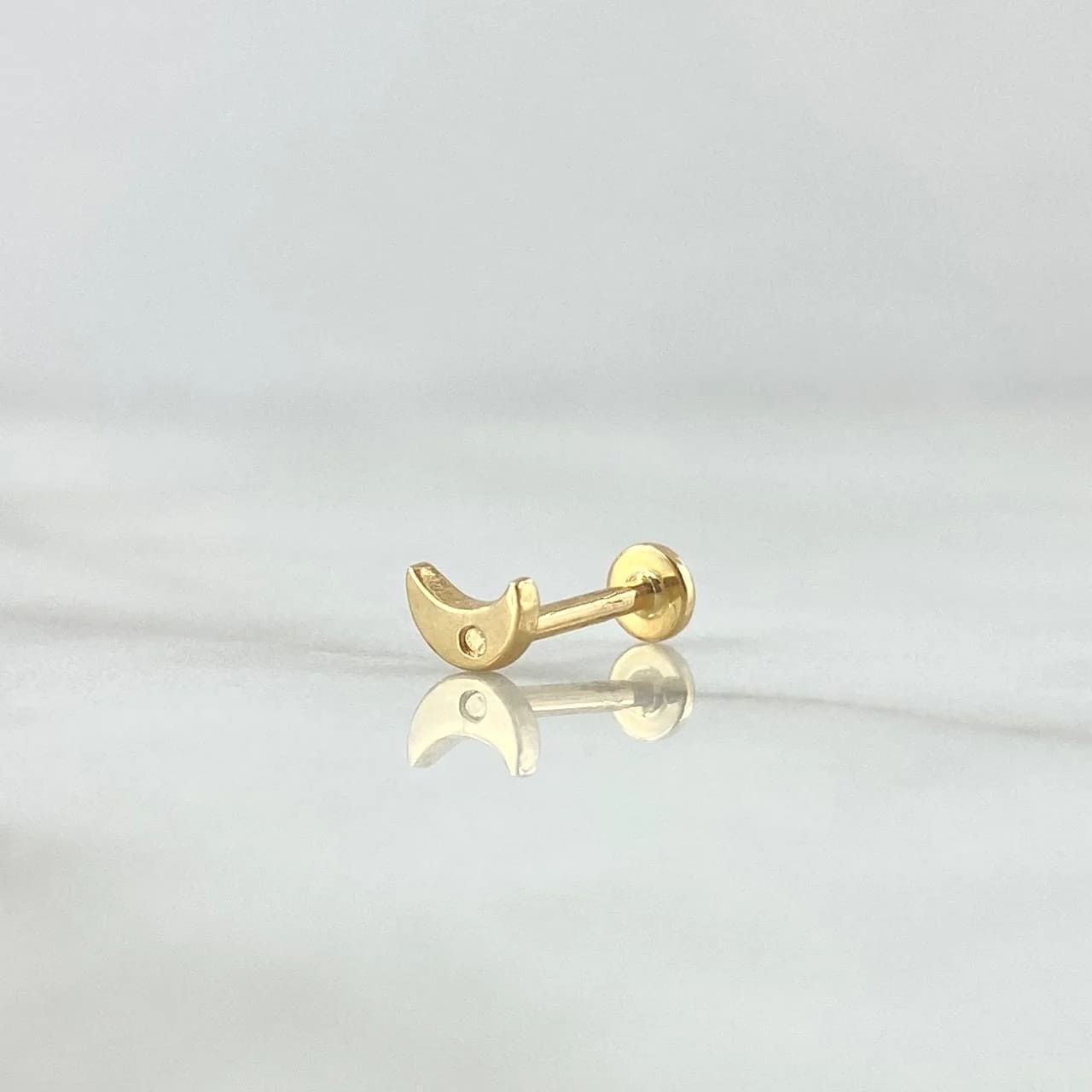 18K Yellow Gold Flat Crescent Moon Piercing – 0.4g, 1.1cm