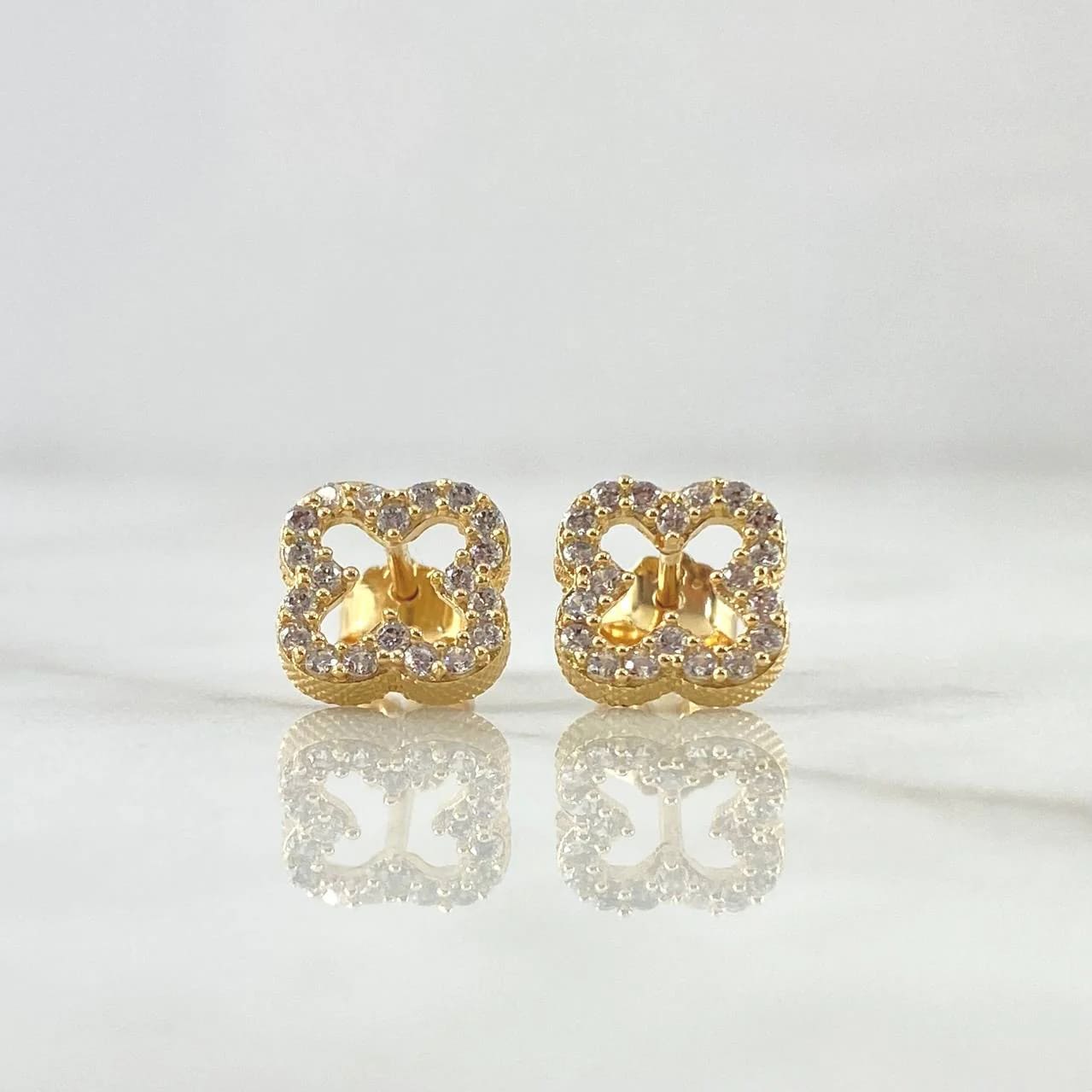 18K Yellow Gold Clover Stud Earrings with White Zircons – 2.05g, 9mm