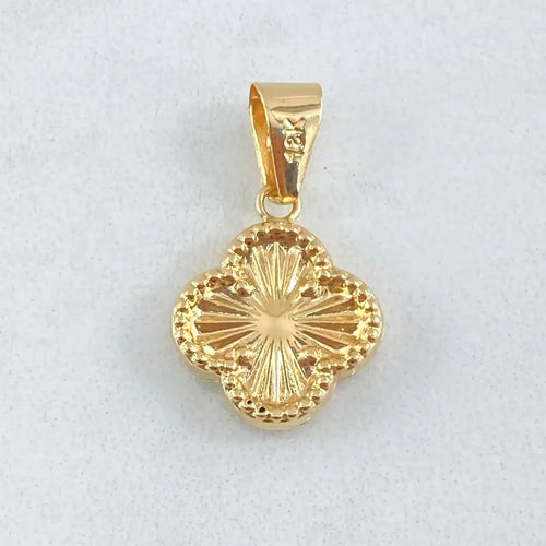 18K Gold Clover Pendant – 0.95g / 2.3cm (0.9in)