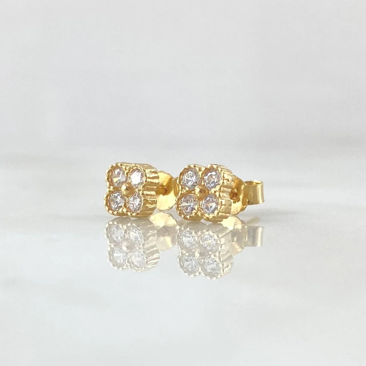 18K Yellow Gold Four-Leaf Clover Stud Earrings with White Zircons – 1.2g, 5mm