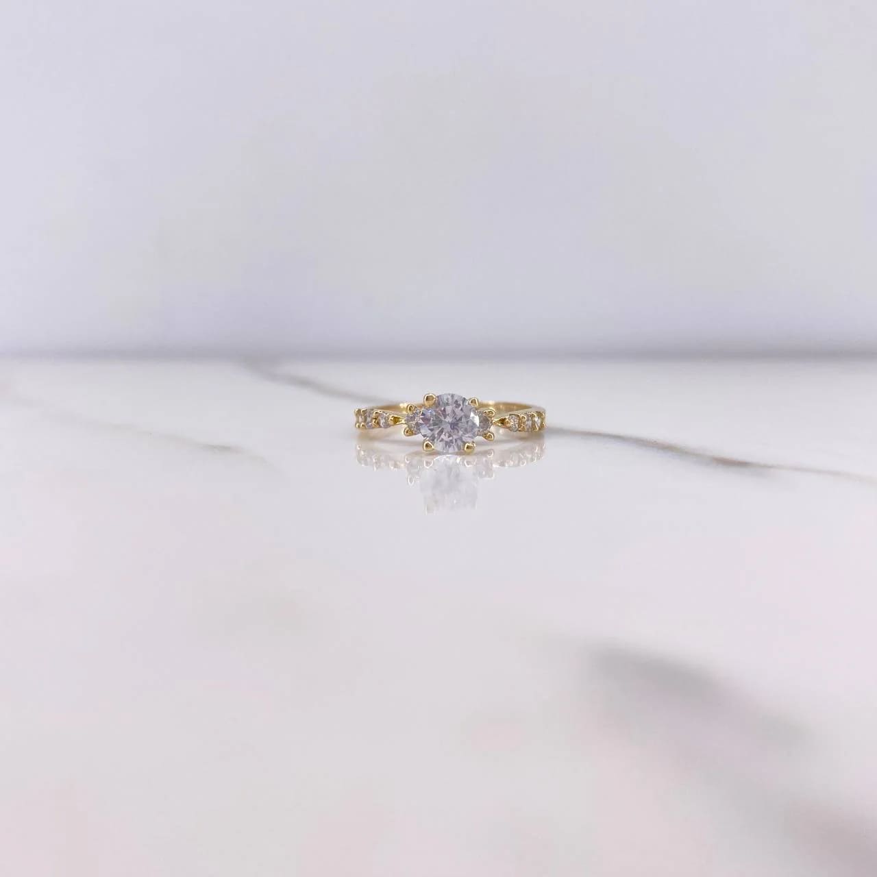 18K Yellow Gold Solitaire Churumbela Ring with White Zircons – 1.75g, Size 5.75