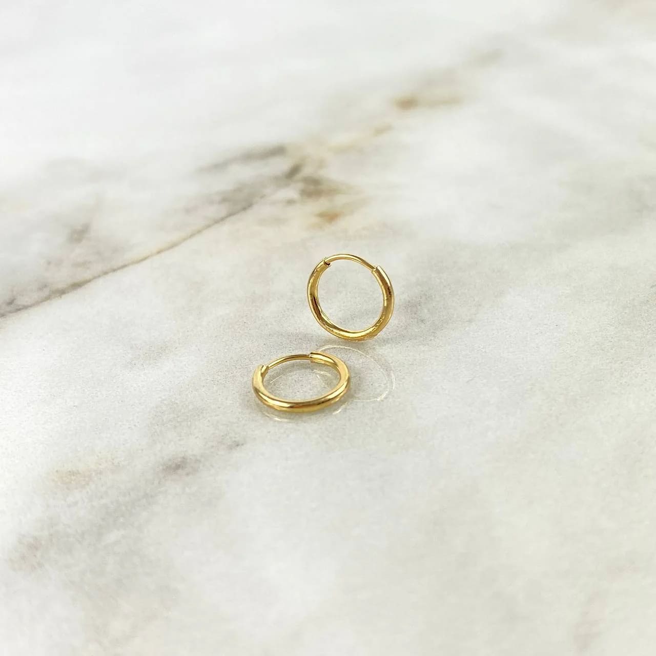 18K Yellow Gold Plain Hoop Earrings – 0.5g / 1cm