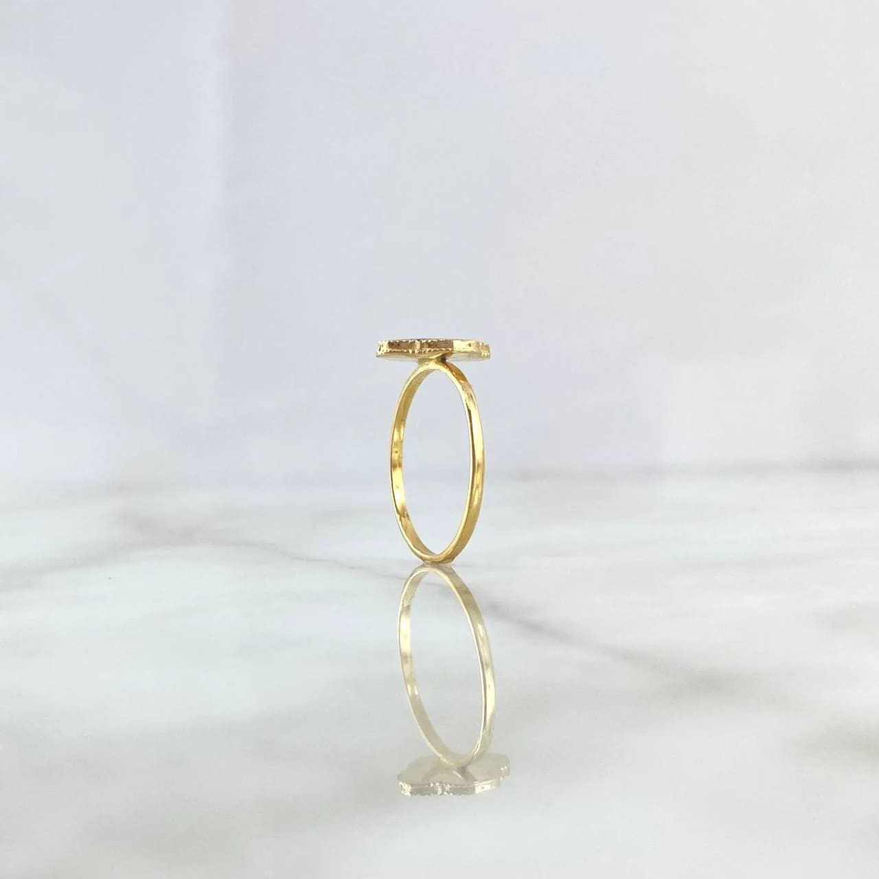 18K Yellow Gold Clover VCyA Ring with Electrostatic Red Detail – 1.9g, Size 7.5