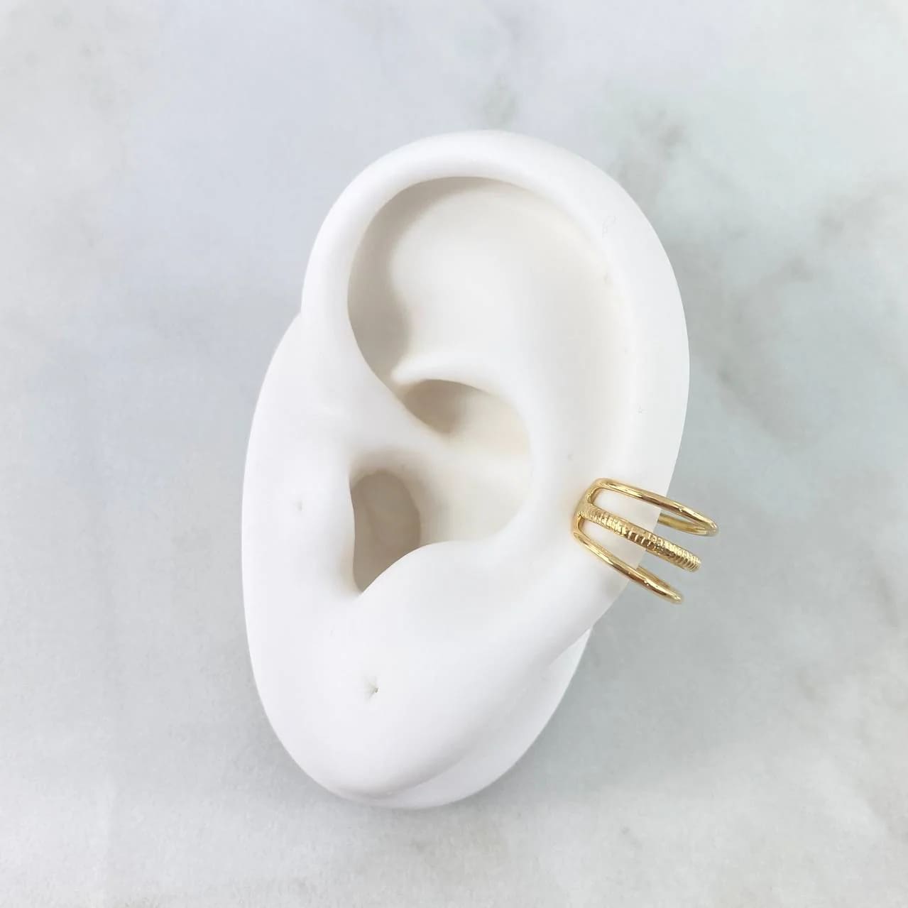 18K Yellow Gold Striped-Line Simulated Earcuff – 0.95g, 1.2cm
