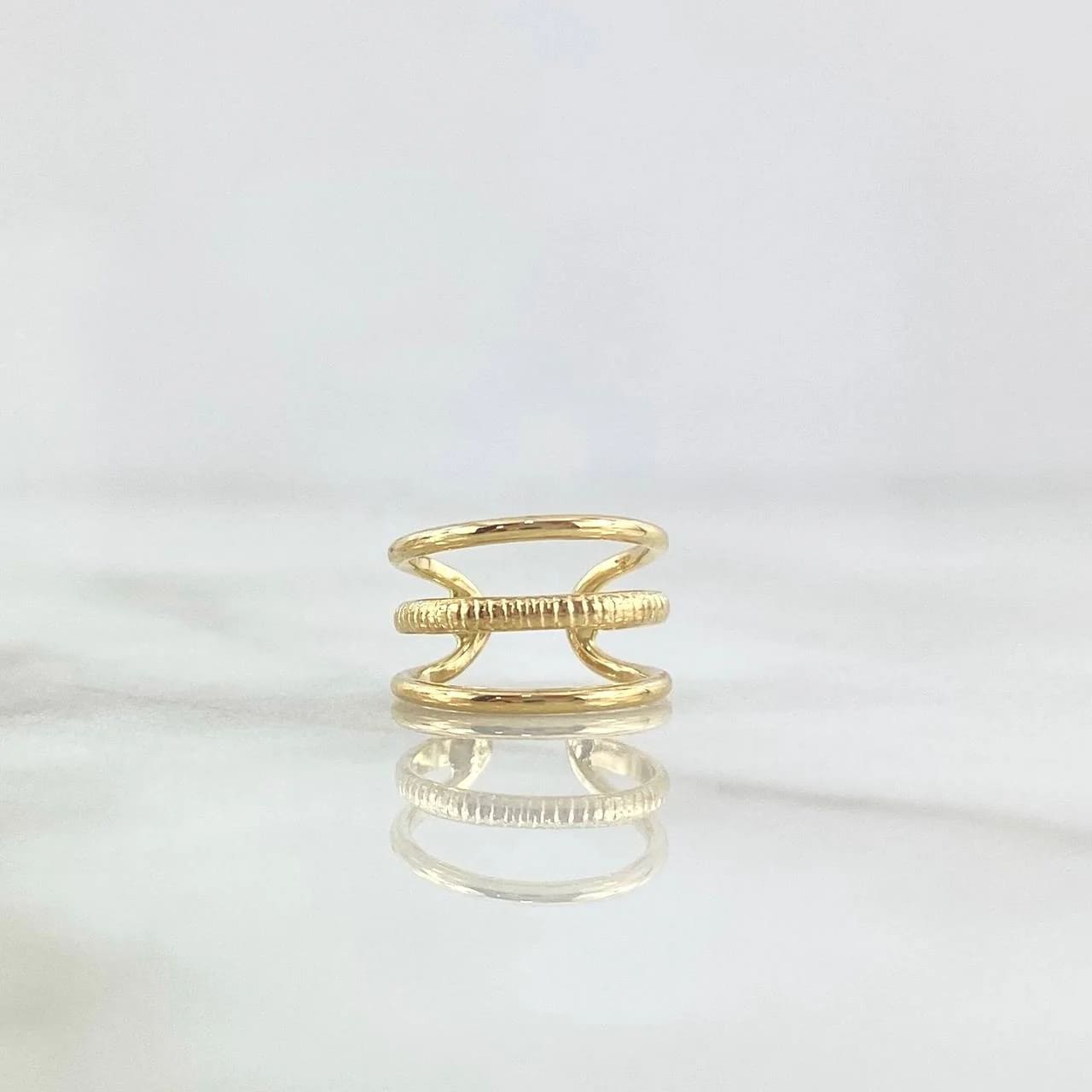 18K Yellow Gold Striped-Line Simulated Earcuff – 0.95g, 1.2cm