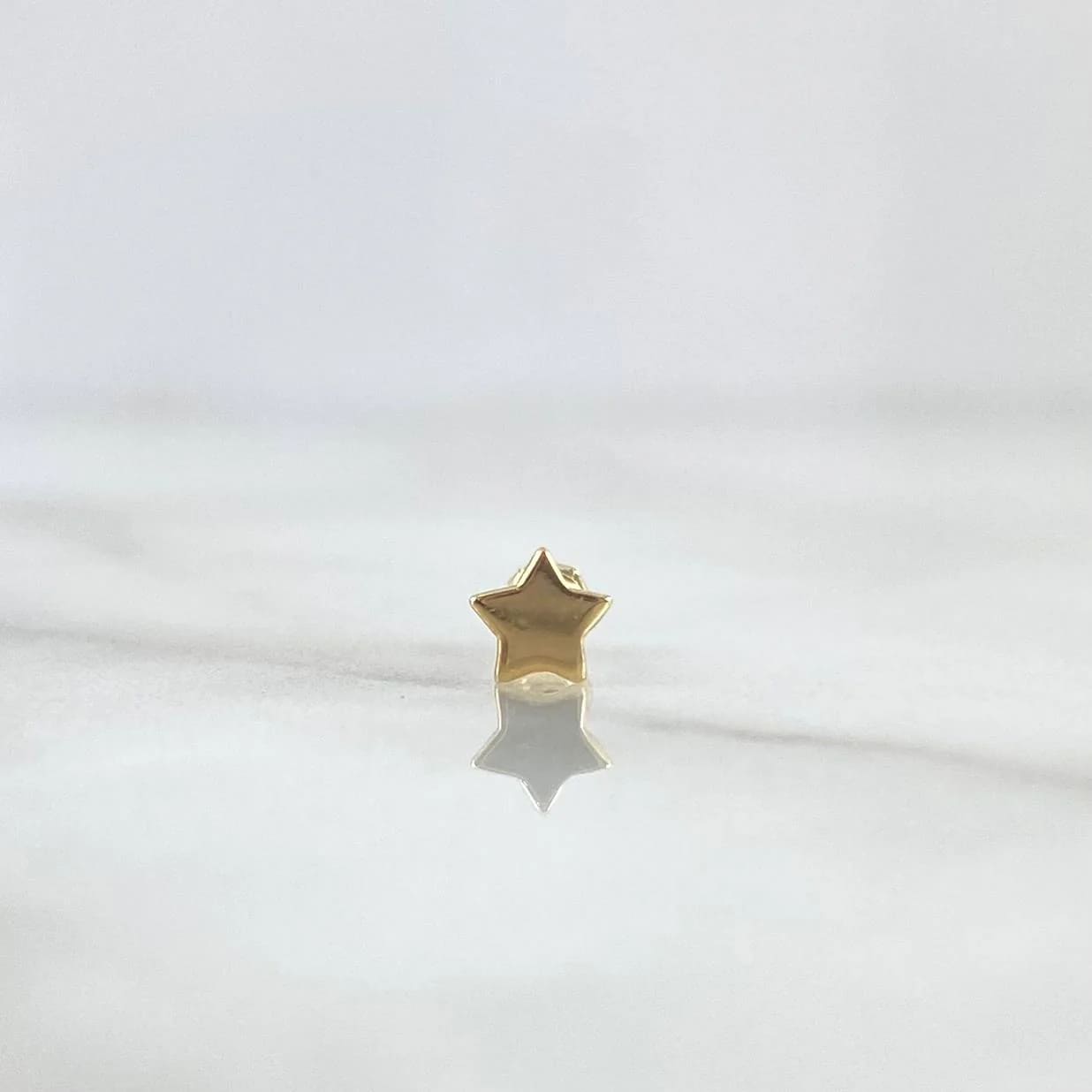18K Yellow Gold Star Piercing with Ball-Thread Closure – 0.3g, 1cm