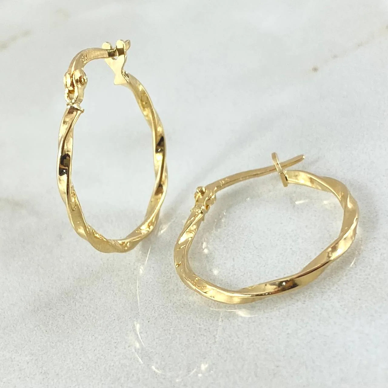 Kari Hoop Earrings in 18K Twisted Yellow Gold – 2cm, 1g