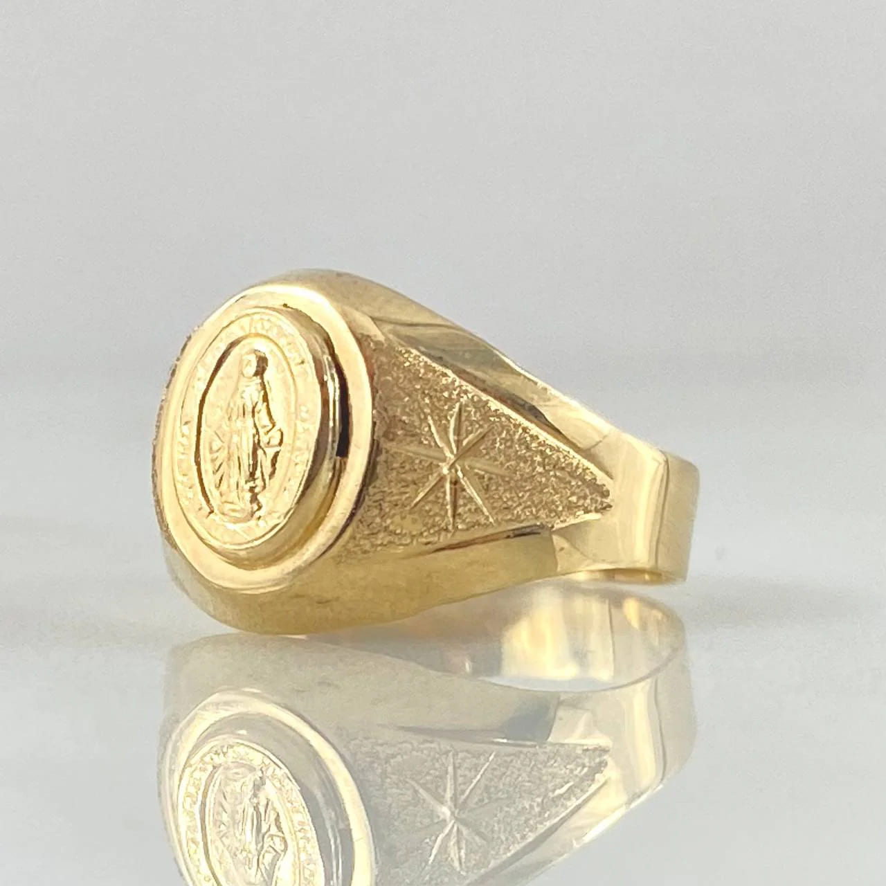 18K Yellow Gold Miraculous Virgin Starburst Ring – 1.75g, Size 6.25