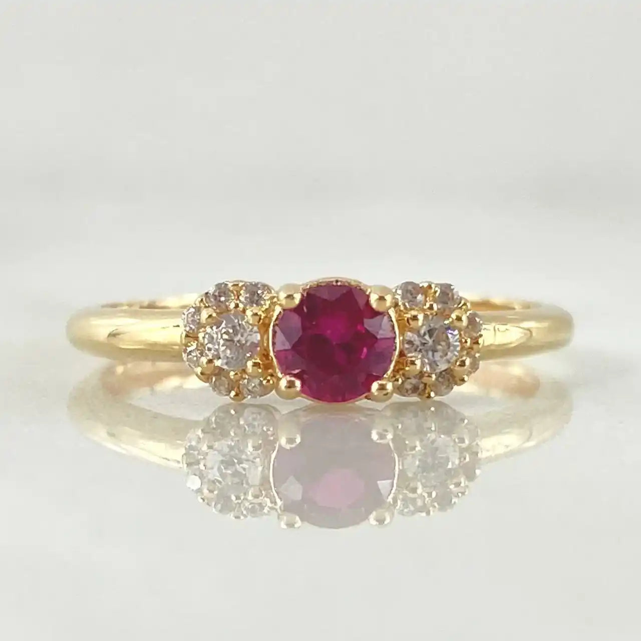 18K Gold Solitaire Ring – Side Snowflakes Design – 1.75g / Size 6.25