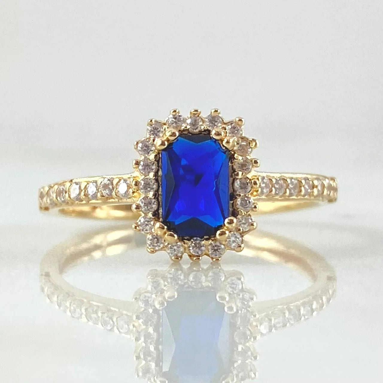 18K Yellow Gold Rectangular Halo Solitaire Ring with Royal Blue and White Zircons – 2.7g, Size 9