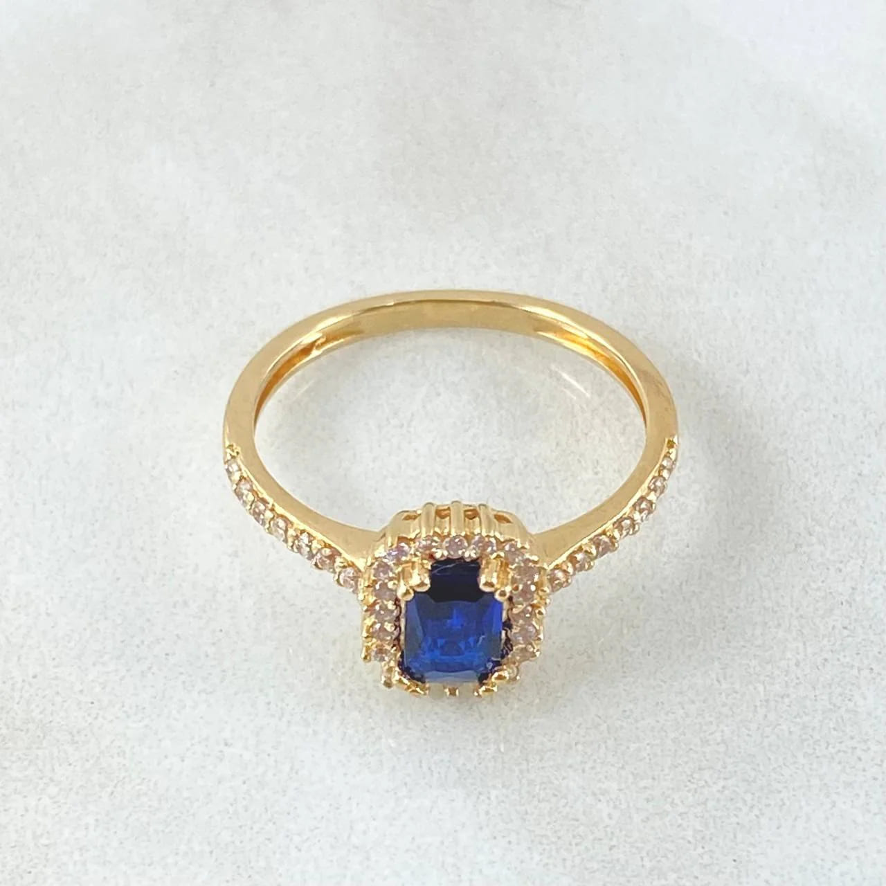 18K Yellow Gold Rectangular Halo Solitaire Ring with Royal Blue and White Zircons – 2.7g, Size 9