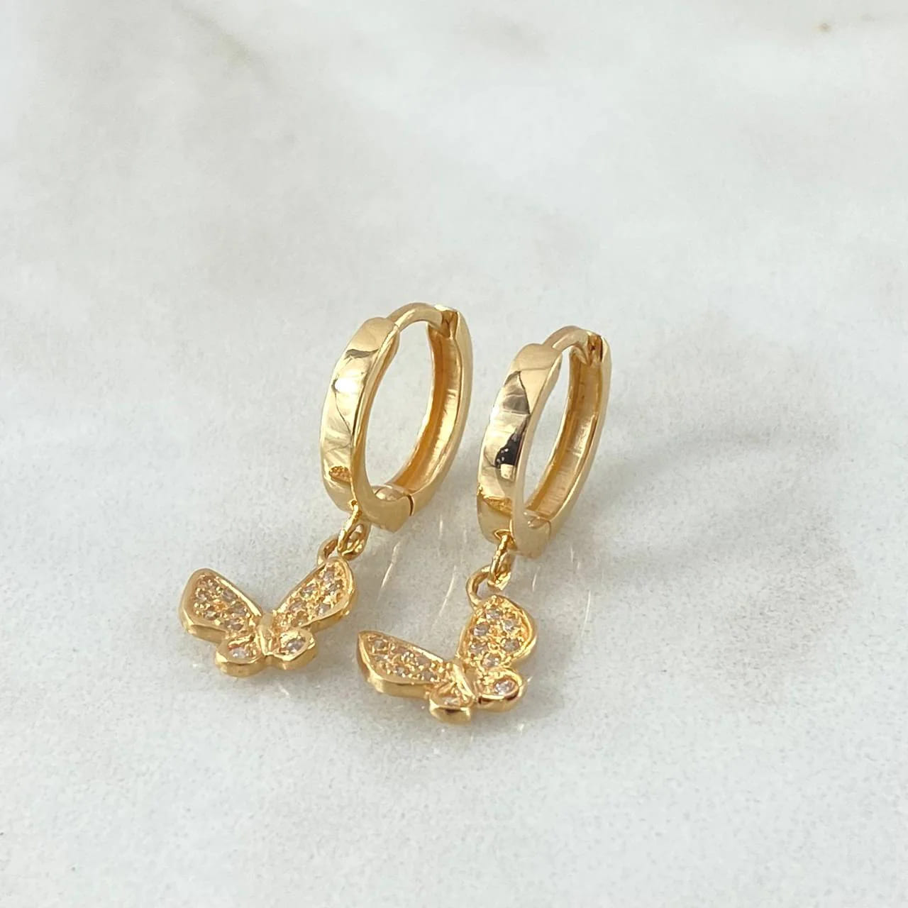 18K Yellow Gold Hoop Earrings with Dangling Butterfly and White Zircons – 3.1g, 2.5cm