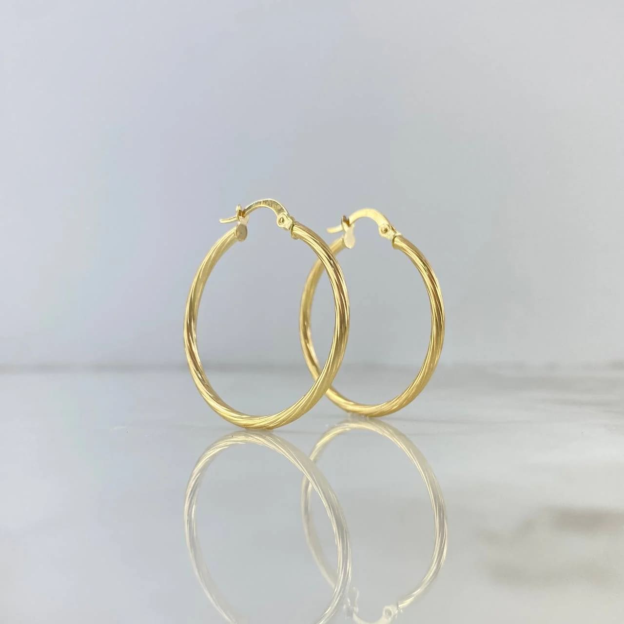 18K Yellow Gold Twisted “Lore” Hoop Earrings – 1.9g, 3.1cm