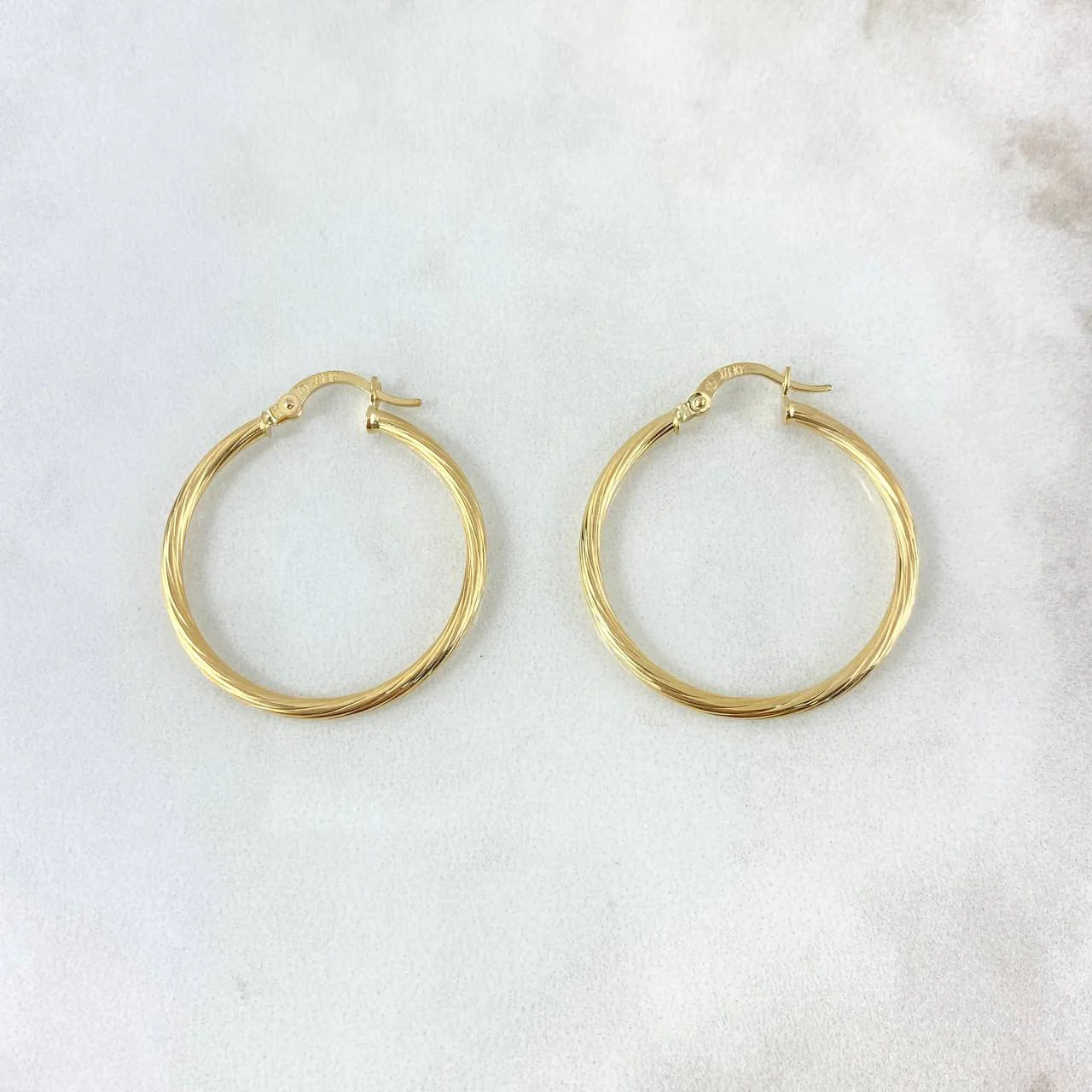 18K Yellow Gold Twisted “Lore” Hoop Earrings – 1.9g, 3.1cm